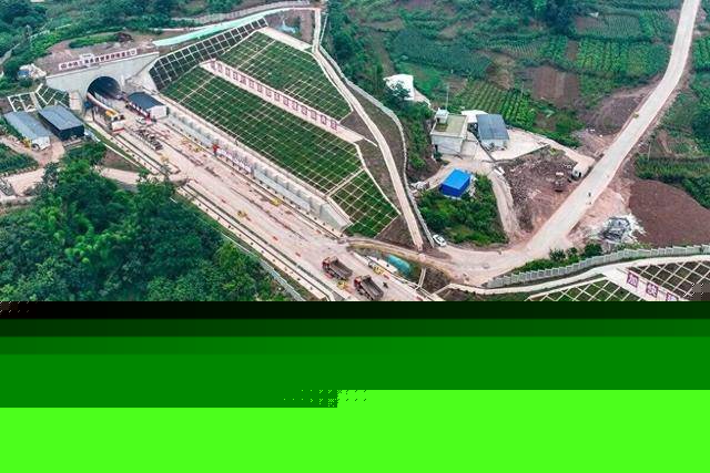 家榜隧道贯通成都重庆至昆明旅行时间大幅缩短ayx爱游戏app体育渝昆高铁新进展：